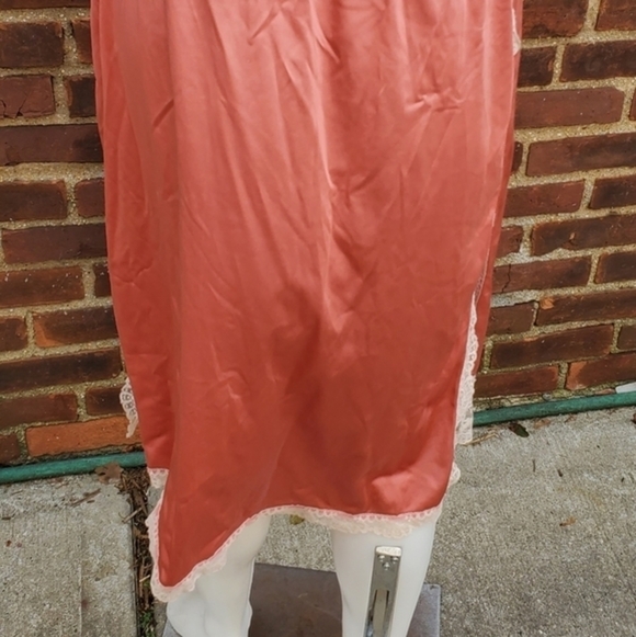 Peach vintage slip.M‎ - Picture 5 of 8